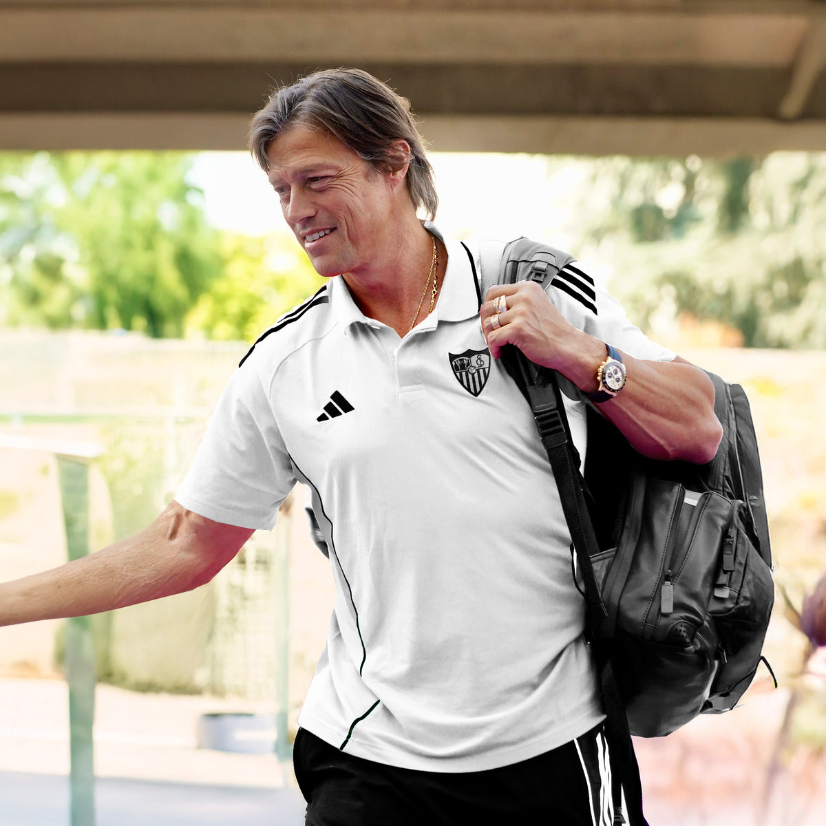 Polo adulto paseo Sevilla FC 25/26 blanco